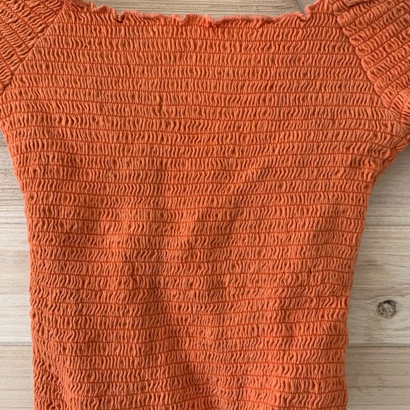 Smocked crop top - Picture 2 of 2